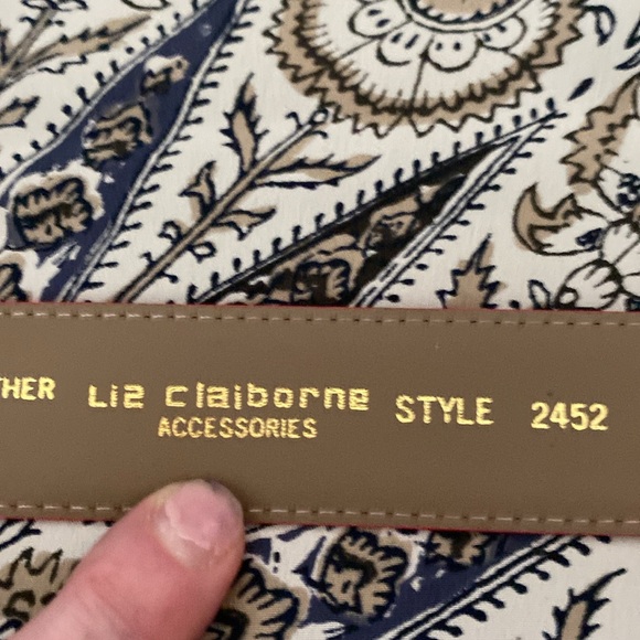 Liz Claiborne red leather belt 31-35” - Picture 2 of 4